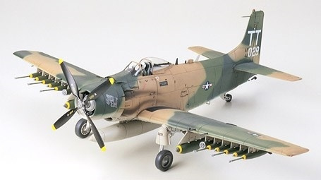 Tamiya 1/48 DOUGLAS A-1J SKYRAIDER i gruppen SPORT, FRITID & HOBBY / Hobby / Plastmodeller / Fly & Helikoptre hos TP E-commerce Nordic AB (A06228)