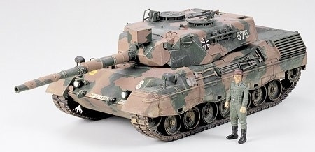 Tamiya 1/35 LEOPARD A4 i gruppen SPORT, FRITID & HOBBY / Hobby / Plastmodeller / Militære kjøretøy (land) hos TP E-commerce Nordic AB (A06274)