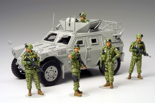 Tamiya 1/35 JGSDF Iraq H. assistance team i gruppen SPORT, FRITID & HOBBY / Hobby / Plastmodeller / Militære kjøretøy (land) hos TP E-commerce Nordic AB (A06418)