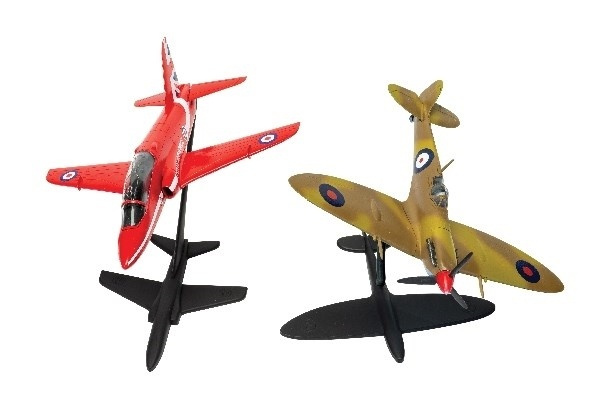 Airfix Best of British Spitfire and Hawk i gruppen SPORT, FRITID & HOBBY / Hobby / Plastmodeller / Startsett/Gavesett hos TP E-commerce Nordic AB (A06944)