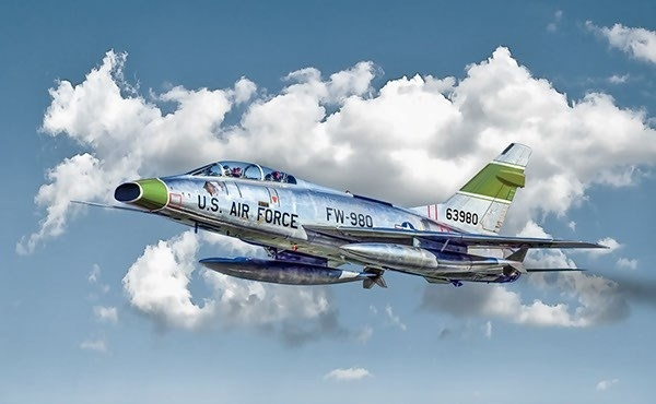 Italeri 1:72 F-100F Super Sabre i gruppen SPORT, FRITID & HOBBY / Hobby / Plastmodeller / Fly & Helikoptre hos TP E-commerce Nordic AB (A07174)