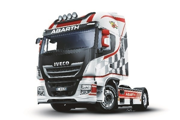 Italeri 1:24 Iveco E5 HI-WY \'Abarth i gruppen SPORT, FRITID & HOBBY / Hobby / Plastmodeller / Biler hos TP E-commerce Nordic AB (A07189)