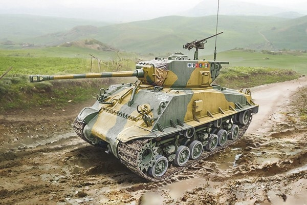 ITALERI 1:35 M4A3E8 Sherman \'\'Korean War\'\' i gruppen SPORT, FRITID & HOBBY / Hobby / Plastmodeller / Militære kjøretøy (land) hos TP E-commerce Nordic AB (C29770)