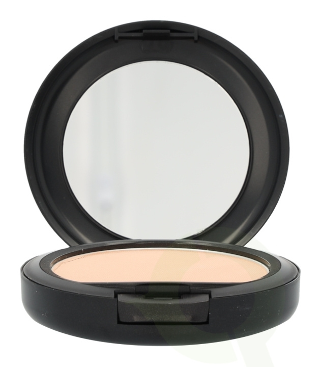 MAC Studio Fix Powder Plus Foundation 15 gr NW18 i gruppen HELSE OG SKJØNNHET / Makeup / Makeup ansikt / Foundation hos TP E-commerce Nordic AB (C41681)