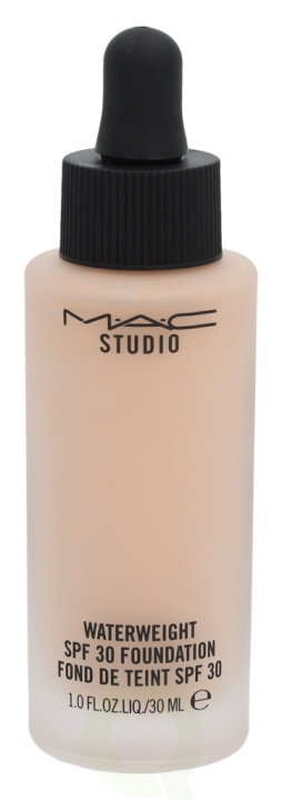 MAC Studio Waterweight Foundation SPF30 30 ml NW15 i gruppen HELSE OG SKJØNNHET / Makeup / Makeup ansikt / Foundation hos TP E-commerce Nordic AB (C41702)