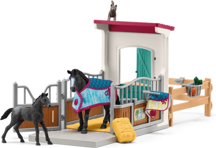 Schleich Horse Club 42611 Box with Mare and Foal i gruppen LEKER, BARN OG BABY / Leker / Figurer, miniatyrer og tilbehør hos TP E-commerce Nordic AB (C47867)