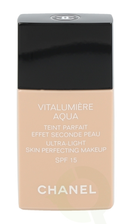 Chanel Vitalumiere Aqua Ultra-Light Makeup SPF15 30 ml #30 Beige i gruppen HELSE OG SKJØNNHET / Makeup / Makeup ansikt / Foundation hos TP E-commerce Nordic AB (C49680)