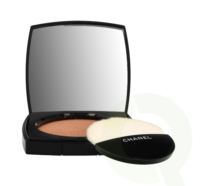 Chanel Poudre Lumiere Highlighting Powder 8,5 g #020 Gold i gruppen HELSE OG SKJØNNHET / Makeup / Makeup ansikt / Pudder hos TP E-commerce Nordic AB (C50617)