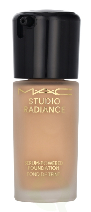 MAC Studio Radiance Serum-Powered Foundation 30 ml #NC15 i gruppen HELSE OG SKJØNNHET / Makeup / Makeup ansikt / Foundation hos TP E-commerce Nordic AB (C63968)