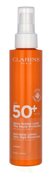 Clarins Milky Sun Spray SPF50+ 150 ml i gruppen HELSE OG SKJØNNHET / Hudpleie / Soling / Solkrem hos TP E-commerce Nordic AB (C66851)