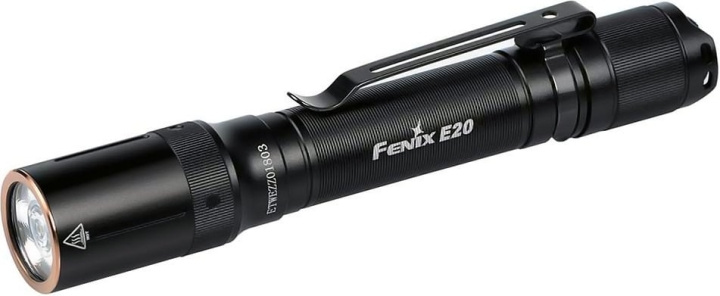 Fenix E20 V2.0 lommelykt i gruppen SPORT, FRITID & HOBBY / Lommelykter og hodelykter / Lommelykter hos TP E-commerce Nordic AB (C69929)