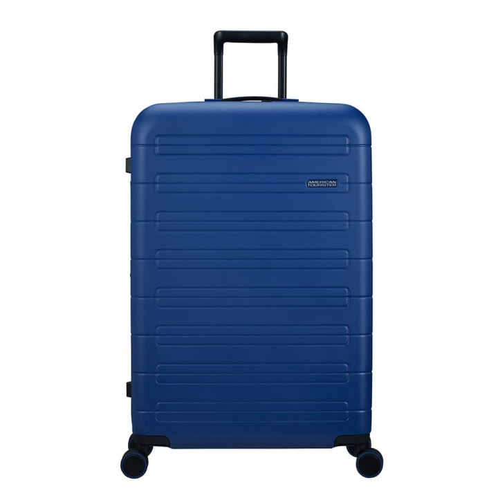 American Tourister Novastream Spinner 77/28 Navy Blue i gruppen SPORT, FRITID & HOBBY / Reise / Kofferter hos TP E-commerce Nordic AB (C71160)