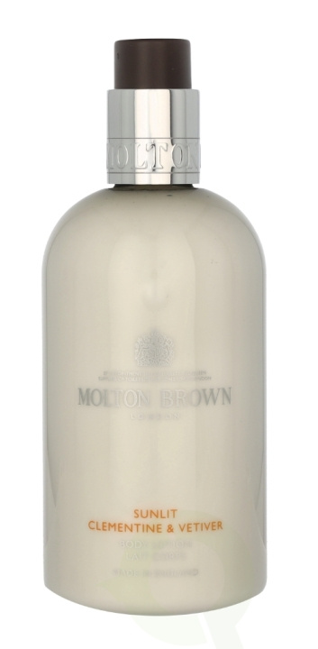 Molton Brown M.Brown Sunlit Clementine & Vetiver Body Lotion 300 ml i gruppen HELSE OG SKJØNNHET / Hudpleie / Kroppspleie / Body lotion hos TP E-commerce Nordic AB (C82895)