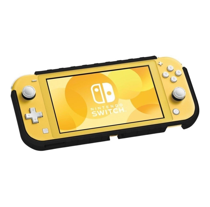 Hori Switch Lite Hybrid System Armor - Pokémon Pikachu Black & Gold i gruppen Elektronikk / TV-spill & tilbehør / Nintendo Switch Lite hos TP E-commerce Nordic AB (C84633)