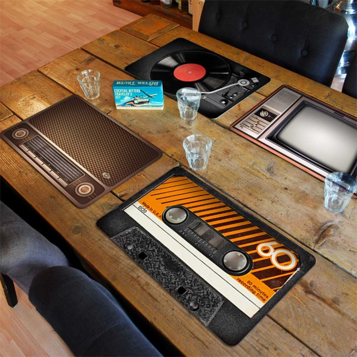 MikaMax Retro-placemats - sett med 4 (03777) i gruppen SPORT, FRITID & HOBBY / Morsomme produkter / Smarte produkter hos TP E-commerce Nordic AB (C85219)