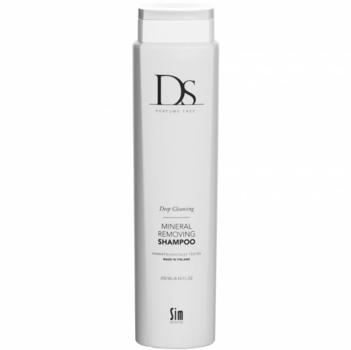 DS Sim Sensitive Mineral Removing Shampoo 250 ml i gruppen HELSE OG SKJØNNHET / Hår & styling / Hårpleie / Sjampo hos TP E-commerce Nordic AB (C88745)