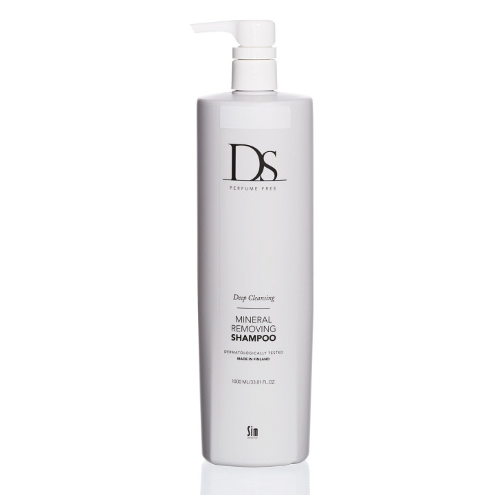 DS Sim Sensitive Mineral Removing Shampoo 1000 ml i gruppen HELSE OG SKJØNNHET / Hår & styling / Hårpleie / Sjampo hos TP E-commerce Nordic AB (C88746)