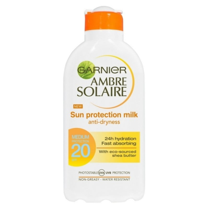 Garnier Ambre Solaire - Solbeskyttelsesmelk 200ml - SPF 20 i gruppen HELSE OG SKJØNNHET / Hudpleie / Soling / Solkrem hos TP E-commerce Nordic AB (C89076)