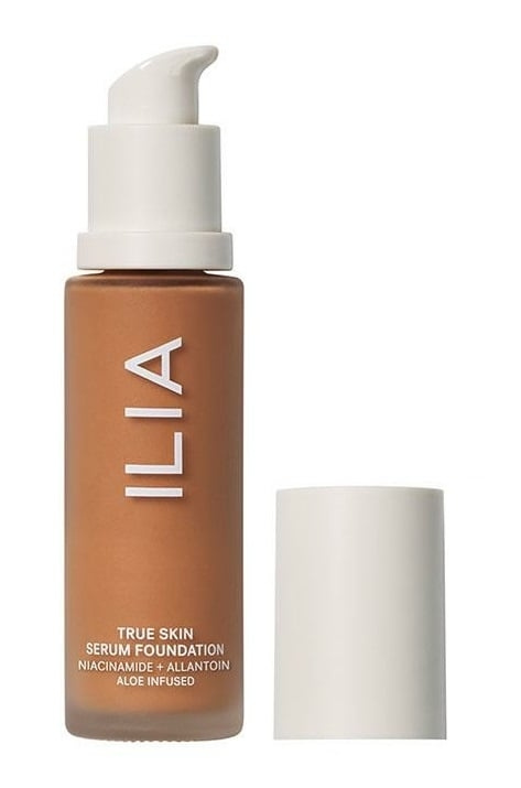 ILIA True Skin Serum Foundation Montserrat SF10 30 ml i gruppen HELSE OG SKJØNNHET / Makeup / Makeup ansikt / Foundation hos TP E-commerce Nordic AB (C89643)