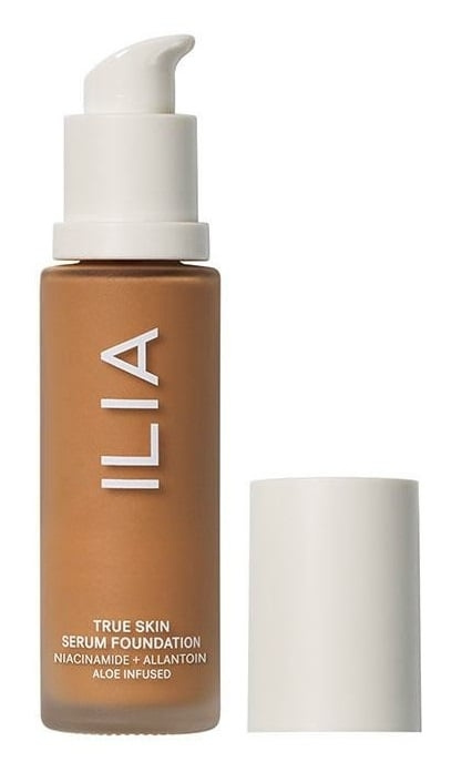 ILIA True Skin Serum Foundation Sardinia SF10.5 30 ml i gruppen HELSE OG SKJØNNHET / Makeup / Makeup ansikt / Foundation hos TP E-commerce Nordic AB (C89645)