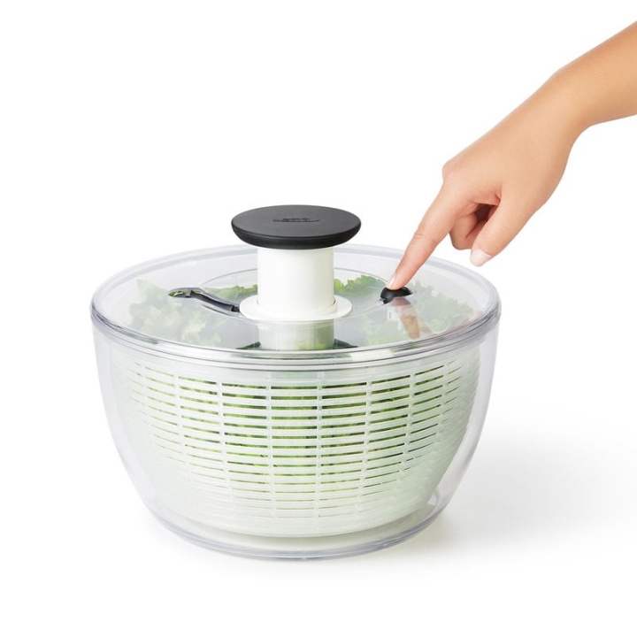 OXO Salat Spinner - Stor (X-1351580) i gruppen HJEM, HUS OG HAGE / Kjøkkenutstyr / Annet kjøkkenutstyr hos TP E-commerce Nordic AB (C94589)