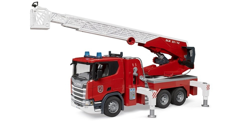 Bruder Scania Super 560R brannmotor (03591) i gruppen LEKER, BARN OG BABY / Leker / Lekebiler hos TP E-commerce Nordic AB (C97860)