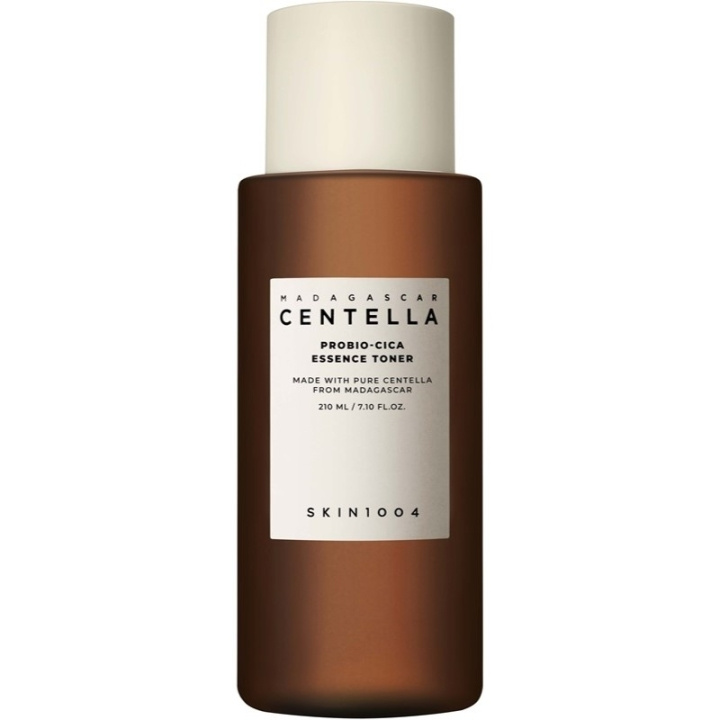 SKIN1007 SKIN1004 Madagaskar Centella Probio-Cica Essence Toner 210 ml i gruppen HELSE OG SKJØNNHET / Hudpleie / Ansikt / Ansiktsvann & Facemist hos TP E-commerce Nordic AB (C99596)