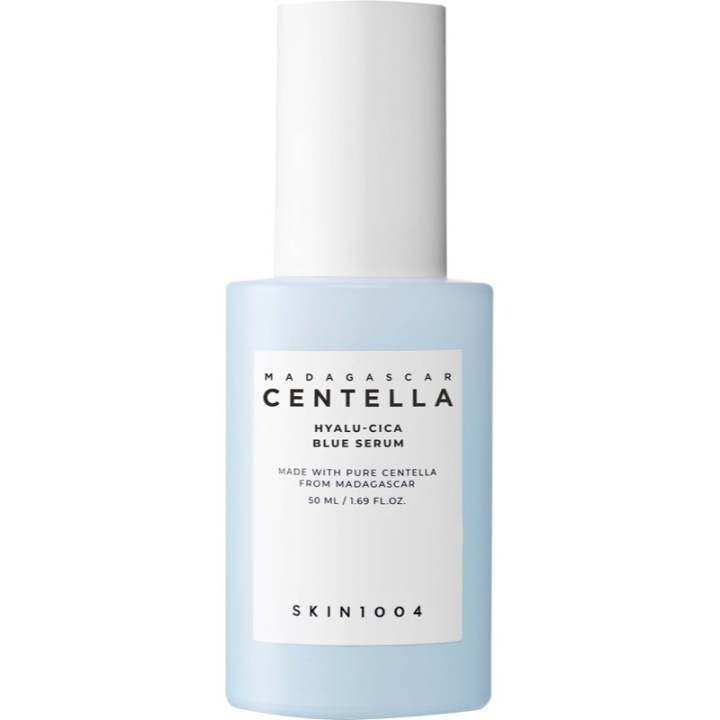 SKIN1008 SKIN1004 Madagaskar Centella Hyalu-Cica Blue Serum 50 ml i gruppen HELSE OG SKJØNNHET / Hudpleie / Ansikt / Hudserum hos TP E-commerce Nordic AB (C99614)