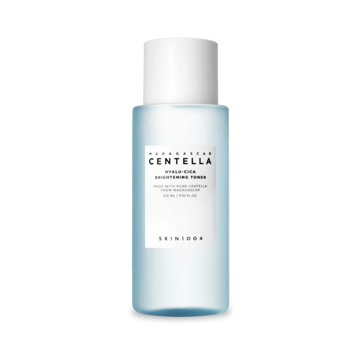 SKIN1004 Madagaskar Centella Hyalu-Cica Brightening Toner 210 ml i gruppen HELSE OG SKJØNNHET / Hudpleie / Ansikt / Ansiktsvann & Facemist hos TP E-commerce Nordic AB (D00480)