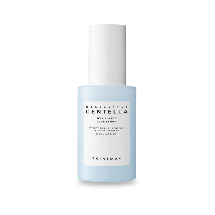 SKIN1004 Madagaskar Centella Hyalu-Cica Blue Serum - Blå 50 ml i gruppen HELSE OG SKJØNNHET / Hudpleie / Ansikt / Hudserum hos TP E-commerce Nordic AB (D00481)