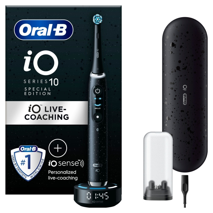 Oral B iO10 Cosmic Black elektrisk tannbørste i gruppen HELSE OG SKJØNNHET / Munnpleie / Elektriske tannbørster hos TP E-commerce Nordic AB (D06707)