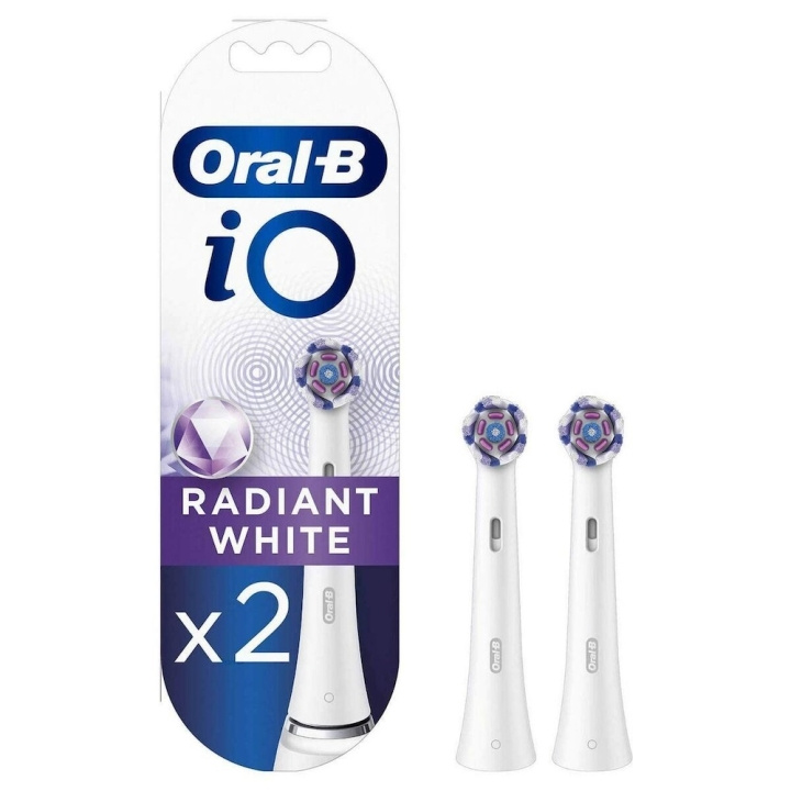 Oral B iO Radiant White Brush heads, 2 pcs i gruppen HELSE OG SKJØNNHET / Munnpleie / Elektriske tannbørster tilbehør hos TP E-commerce Nordic AB (D10495)