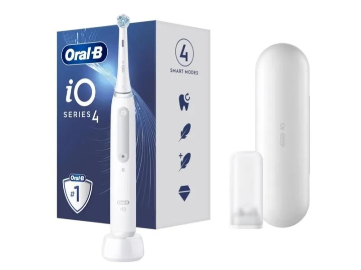 Braun Oral-B iO SERIES 4 elektrisk tandborste och fodral Vit i gruppen HELSE OG SKJØNNHET / Munnpleie / Elektriske tannbørster hos TP E-commerce Nordic AB (D10562)