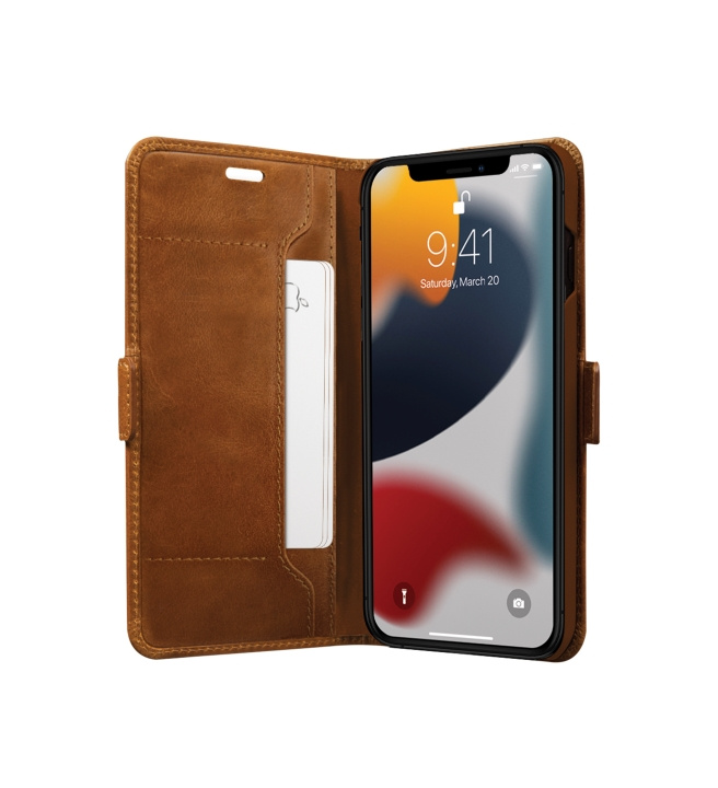 dbramante1928 Copenhagen Slim Flip Case - iPhone 13 Pro - Tan i gruppen SMARTTELEFON & NETTBRETT / Mobilbeskyttelse / Apple / iPhone 13 Pro hos TP E-commerce Nordic AB (D12617)