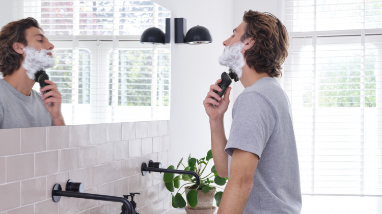 Philips S9000 Prestige SP9840/32 barbermaskin med rengjøringsstasjon Philips S9000 Prestige SP9840/32 barbermaskin med rengjøringsstasjon